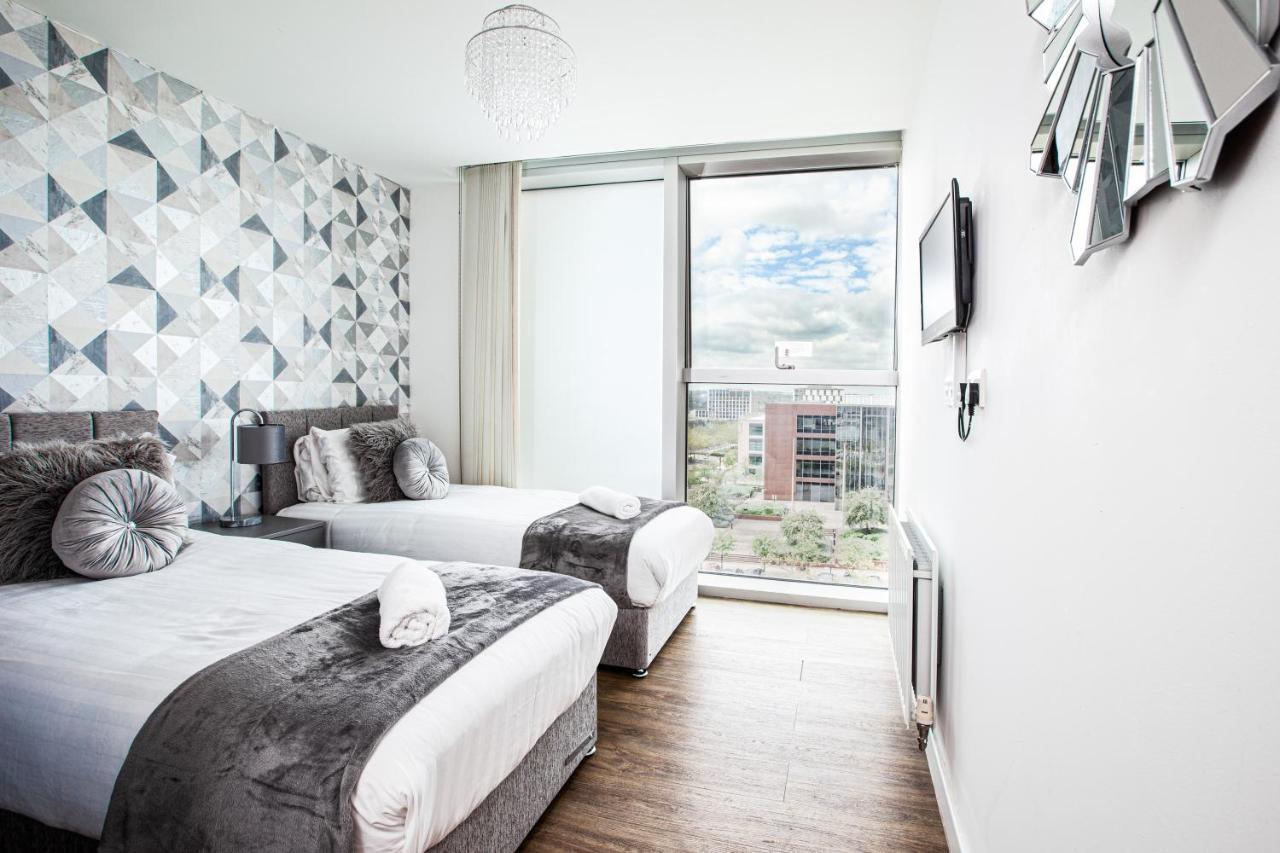 2 Bedroom 2 Bathroom In With Free Parking - Contractors, Relocation, Business Travellers