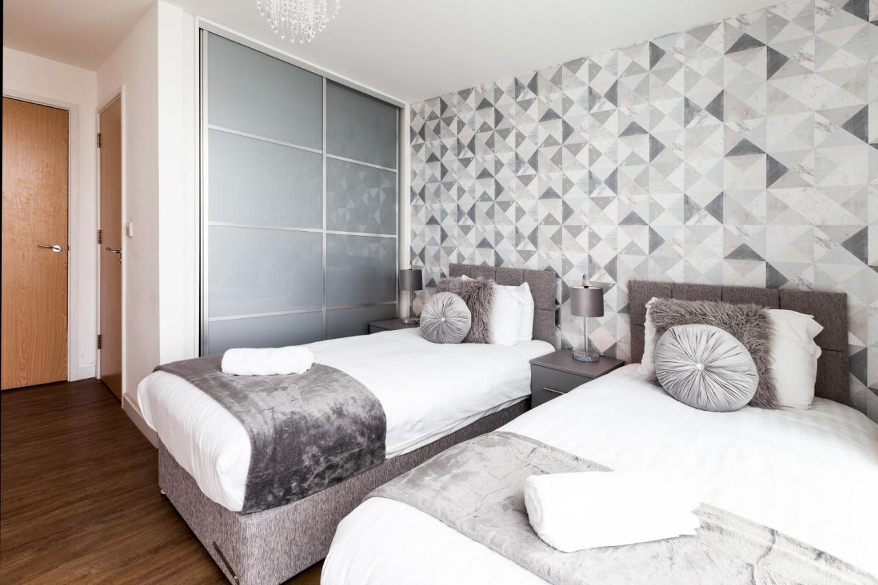 Apartamento 2 Bedroom 2 Bathroom In With Free Parking - Contractors, Relocation, Business Travellers