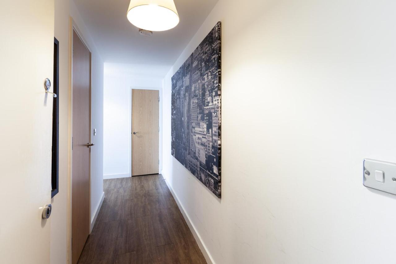 2 Bedroom 2 Bathroom In With Free Parking - Contractors, Relocation, Business Travellers Milton Keynes