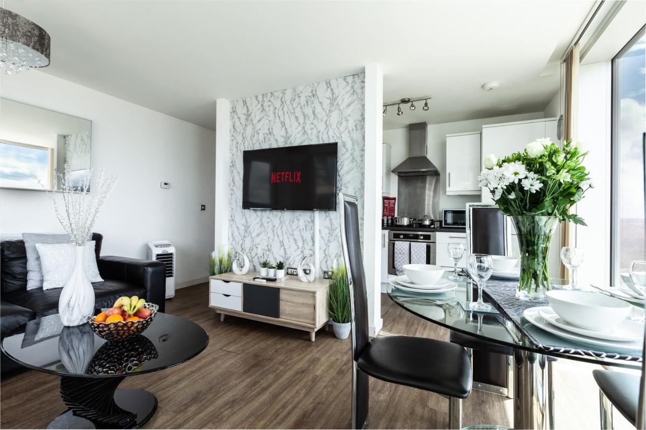 2 Bedroom 2 Bathroom In With Free Parking - Contractors, Relocation, Business Travellers * Milton Keynes